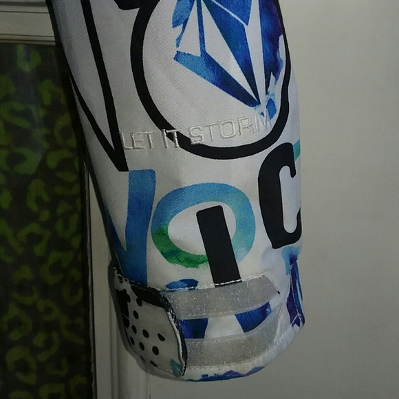 Volcom Jacket - Picture 8 of 12